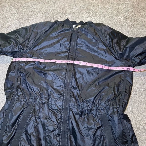 Athleta Summit Parka Jacket Womens Small Black Primaloft 486215 Lightweight - Picture 11 of 12